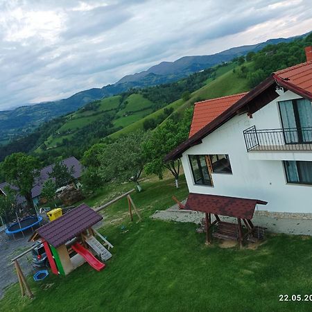 Casa Din Livada, Poiana Marului, Brasov Villa ภายนอก รูปภาพ