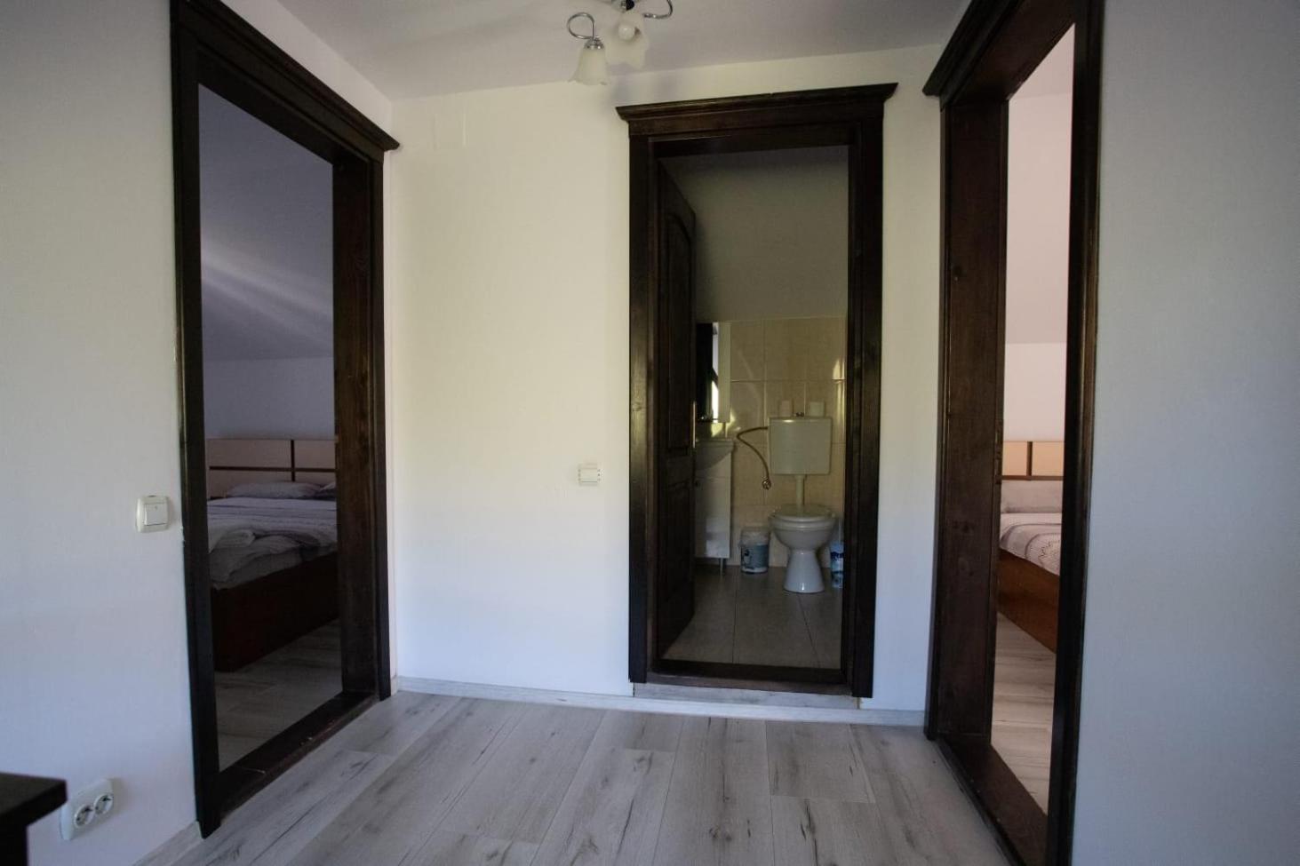 Casa Din Livada, Poiana Marului, Brasov Villa ภายนอก รูปภาพ