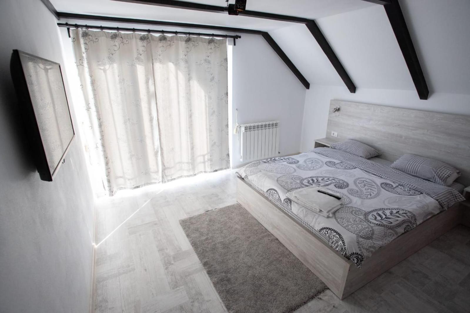 Casa Din Livada, Poiana Marului, Brasov Villa ภายนอก รูปภาพ