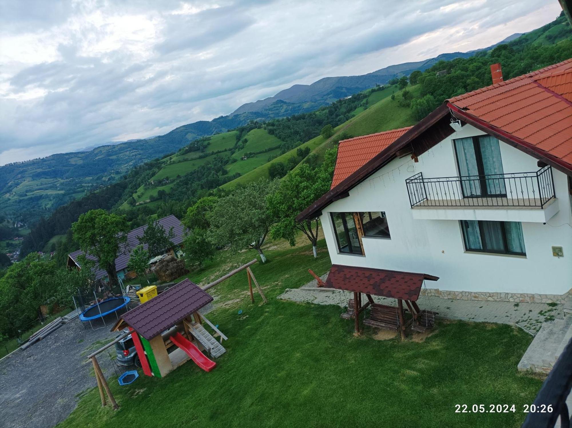 Casa Din Livada, Poiana Marului, Brasov Villa ภายนอก รูปภาพ